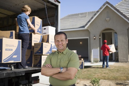 Manual handling and protective equipment during a move